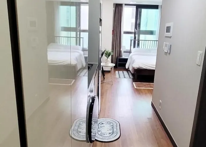 Gangnam5mins#airport Limusins 2mins# Hospital#sanmsung#jamsil#seongsu#hongdae,강남민스테이 Apartamento